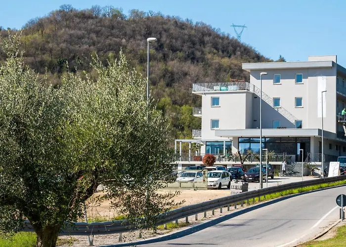 Hotel Vita فندق سالو