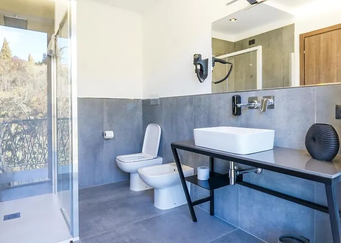Hotel Vita 3* سالو